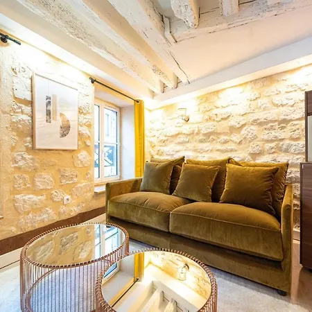 1br#turenne#place Des Vosges * Paris